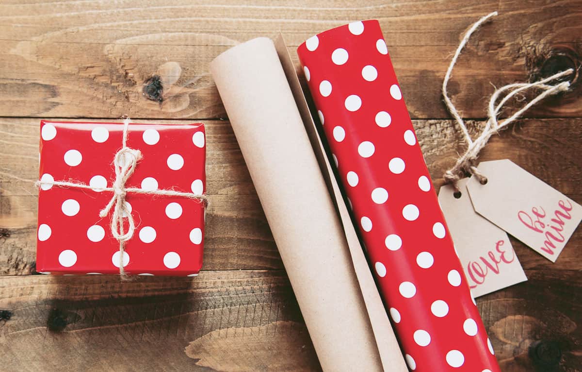 6 Gifts for Your Loved Ones Travelling Abroad