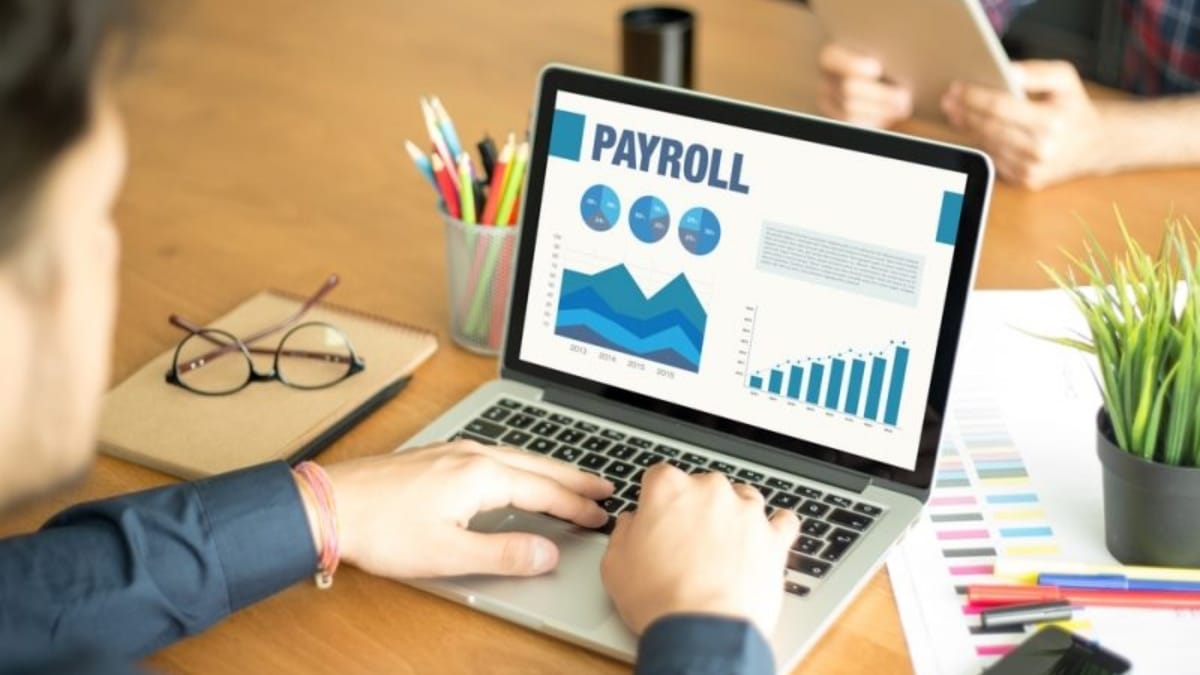 Avoid Payroll Pitfalls: How Outsourcing Can Help Prevent Common Errors