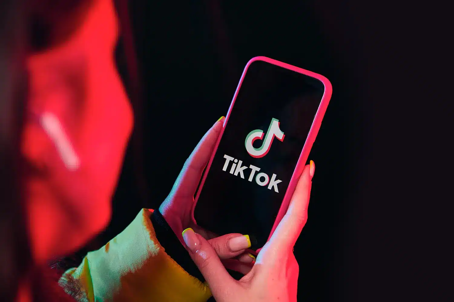 FRL Mean: TikTok’s Latest Slang Explained