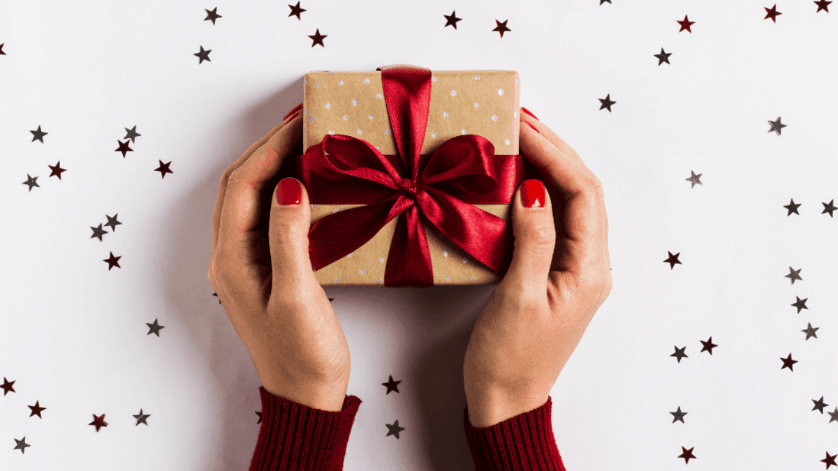 Gift-Giving Tips When You Are Traveling