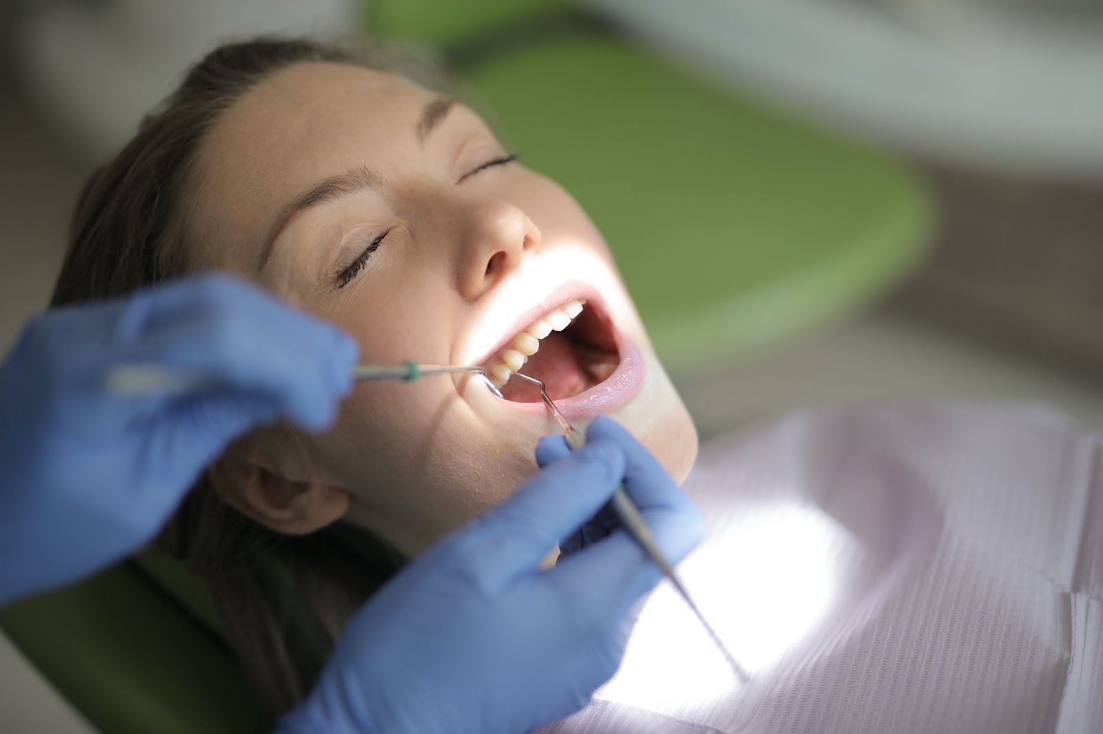 How to Maintain a Healthy Smile: Expert Tips from Top Dentists