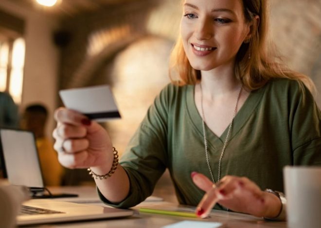 Which Payment Method Do Consumers Prefer? Micropayments or Information Usage Fees?